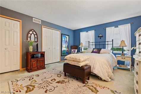 5074 Portland Cove Stow OH 44224