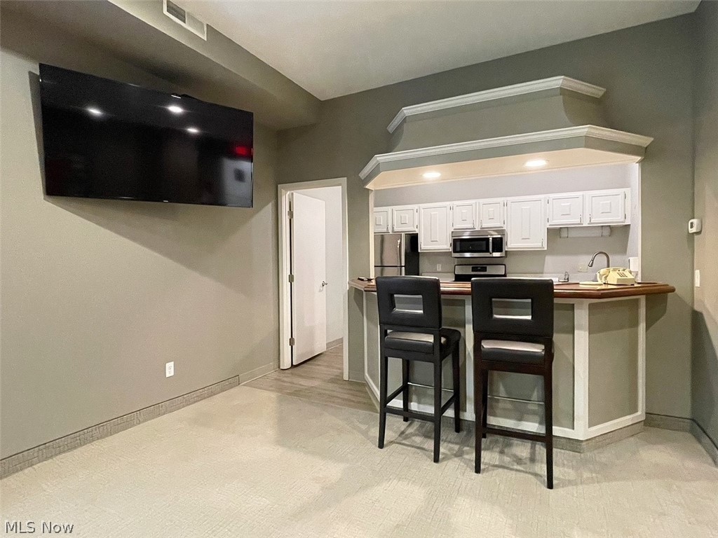 2112 Acacia Park Drive Lyndhurst OH 44124