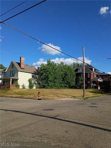 828 11th Street NW Canton OH 44703