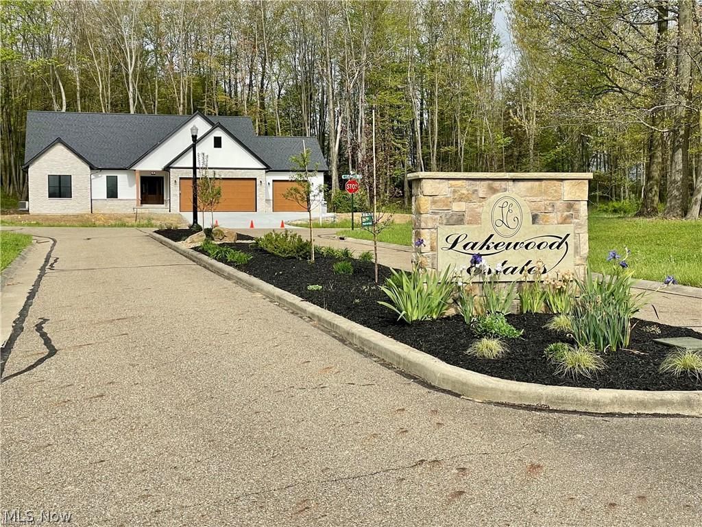 537 E Lakewood Drive Canal Fulton OH 44614