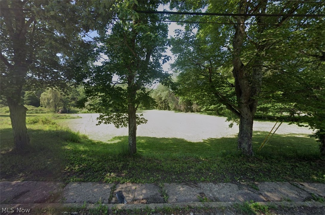 5850 Main Street SE New Philadelphia OH 44663