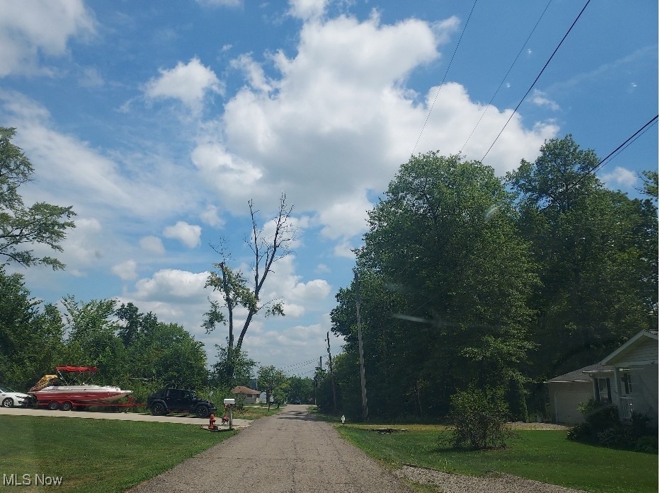 Lawnview Avenue Lake Milton OH 44429