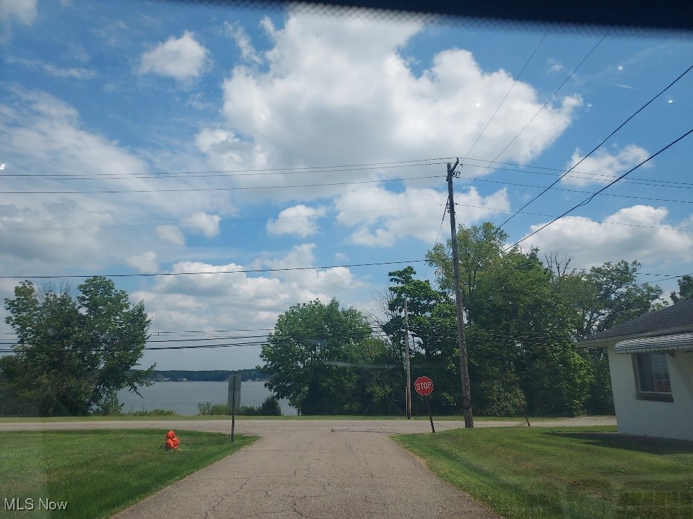 Lawnview Avenue Lake Milton OH 44429