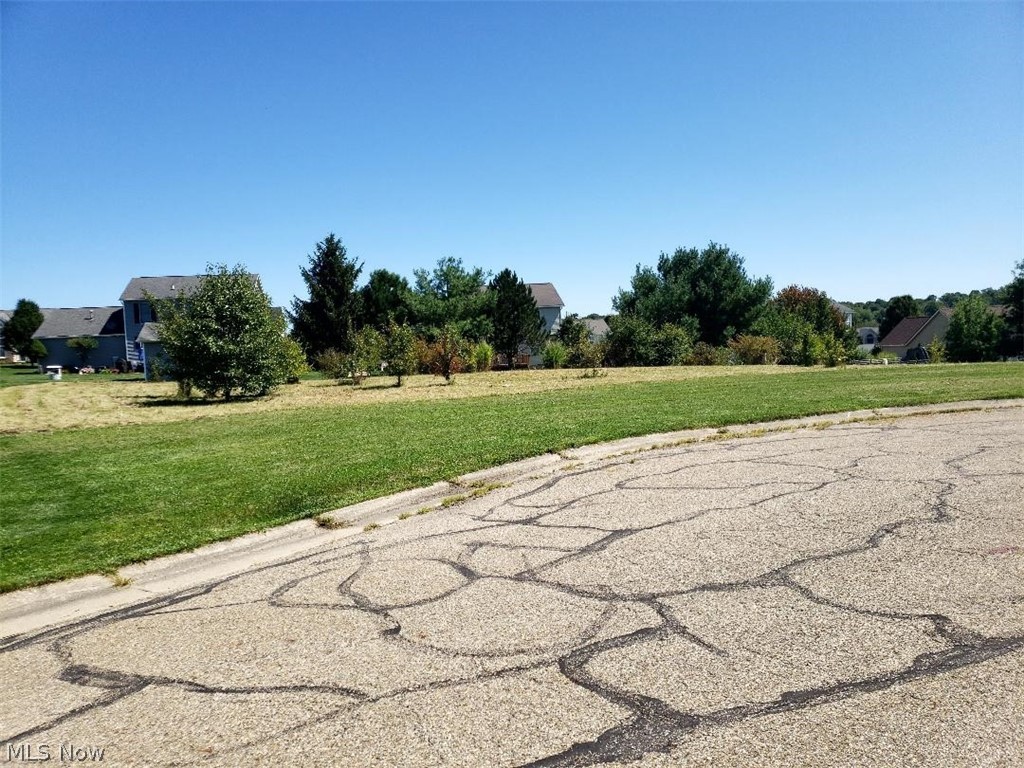 5509 Shadow Field Circle NE Louisville OH 44641