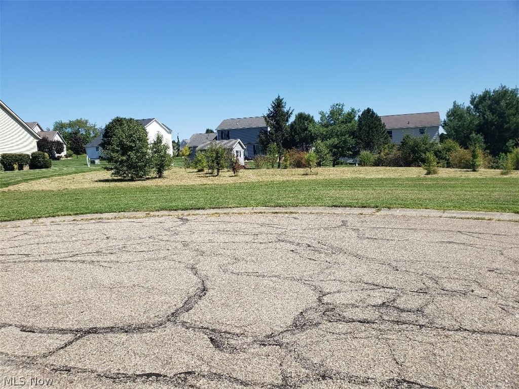 5509 Shadow Field Circle NE Louisville OH 44641