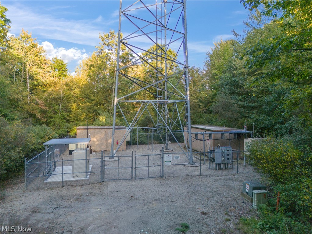 1135 N Mahoning Portage Co Line Road Lake Milton OH 44429