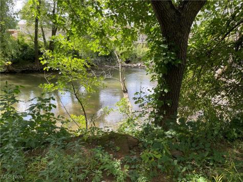 156 Cherry Street W Canal Fulton OH 44614