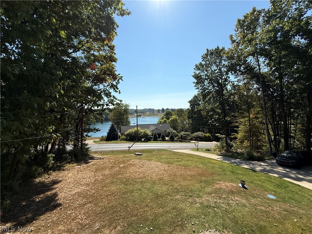 1524-1527 E Buckhorn Drive Millersburg OH 44654
