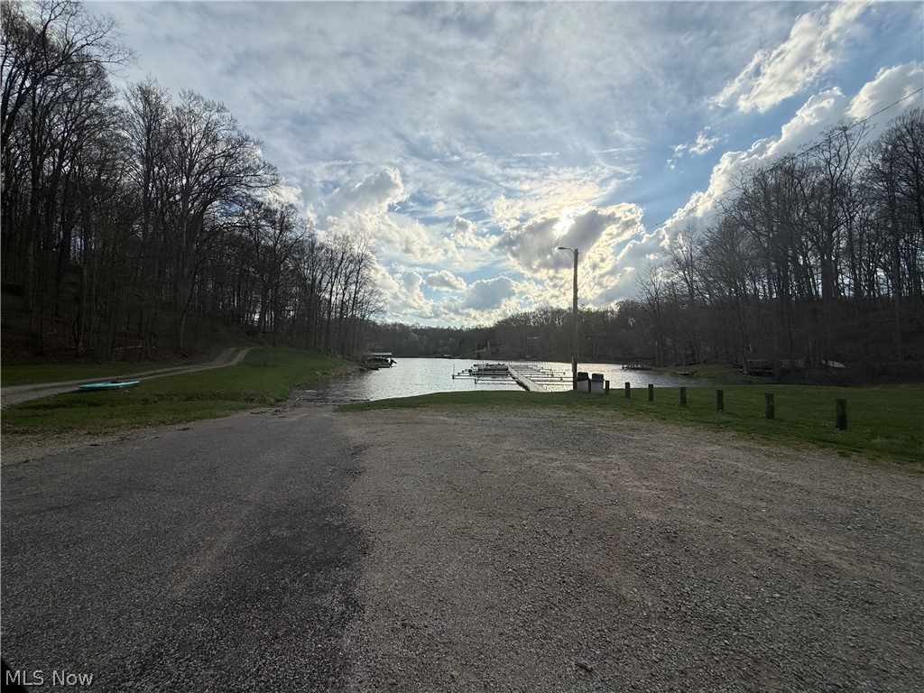 1524-1527 E Buckhorn Drive Millersburg OH 44654