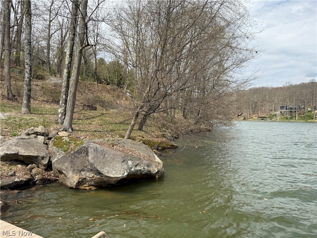 1524-1527 E Buckhorn Drive Millersburg OH 44654