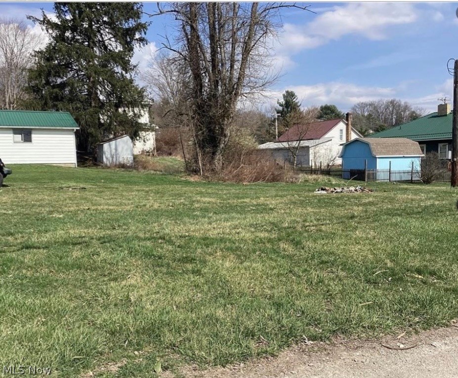 N Philadelphia Rear Freeport OH 43973
