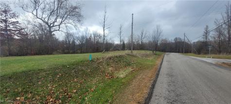 1129-1130 Cinnamon Drive West Salem OH 44287