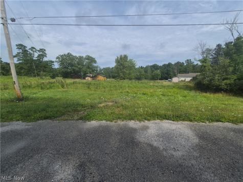 1129-1130 Cinnamon Drive West Salem OH 44287