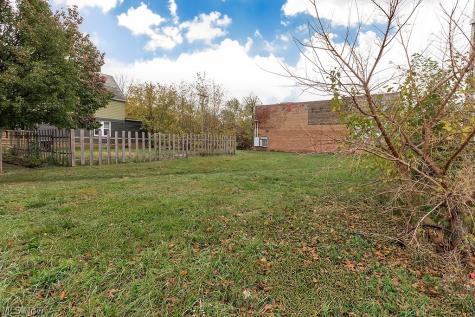 885 E 105th Street Cleveland OH 44108