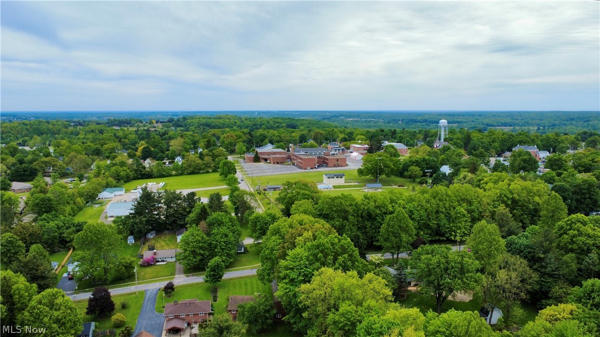 Ville Garden Street Burton OH 44021