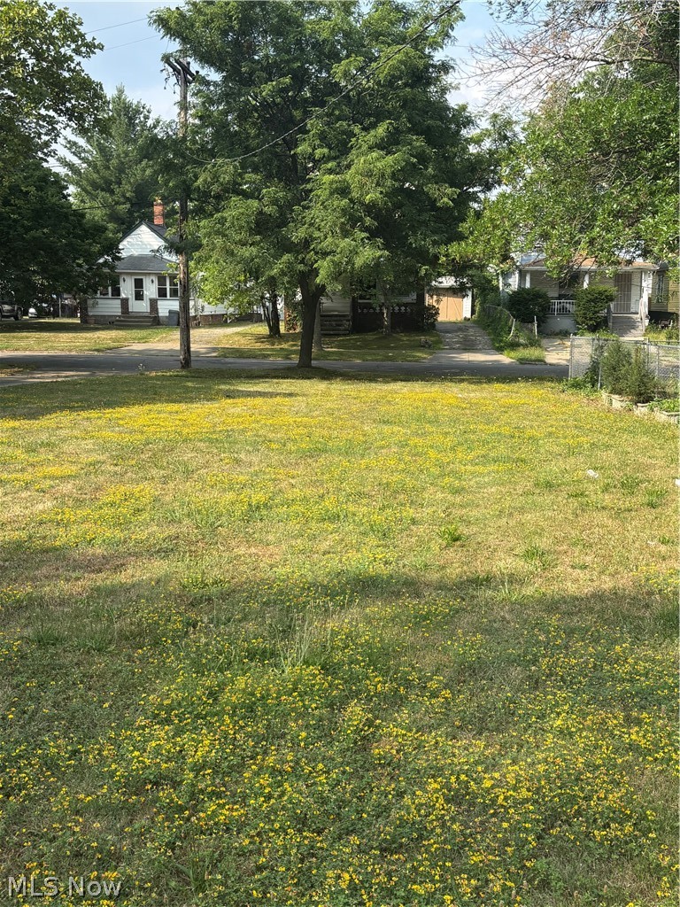 829 Whitcomb Road Cleveland OH 44110