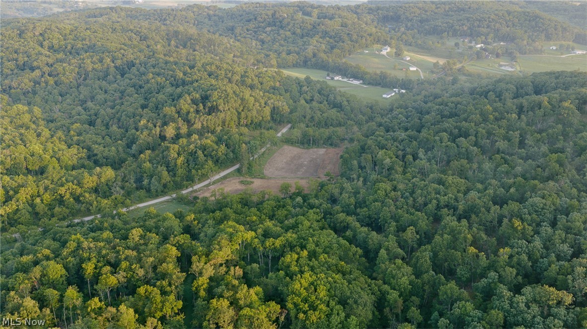 Pacific Road NE Carrollton OH 44615