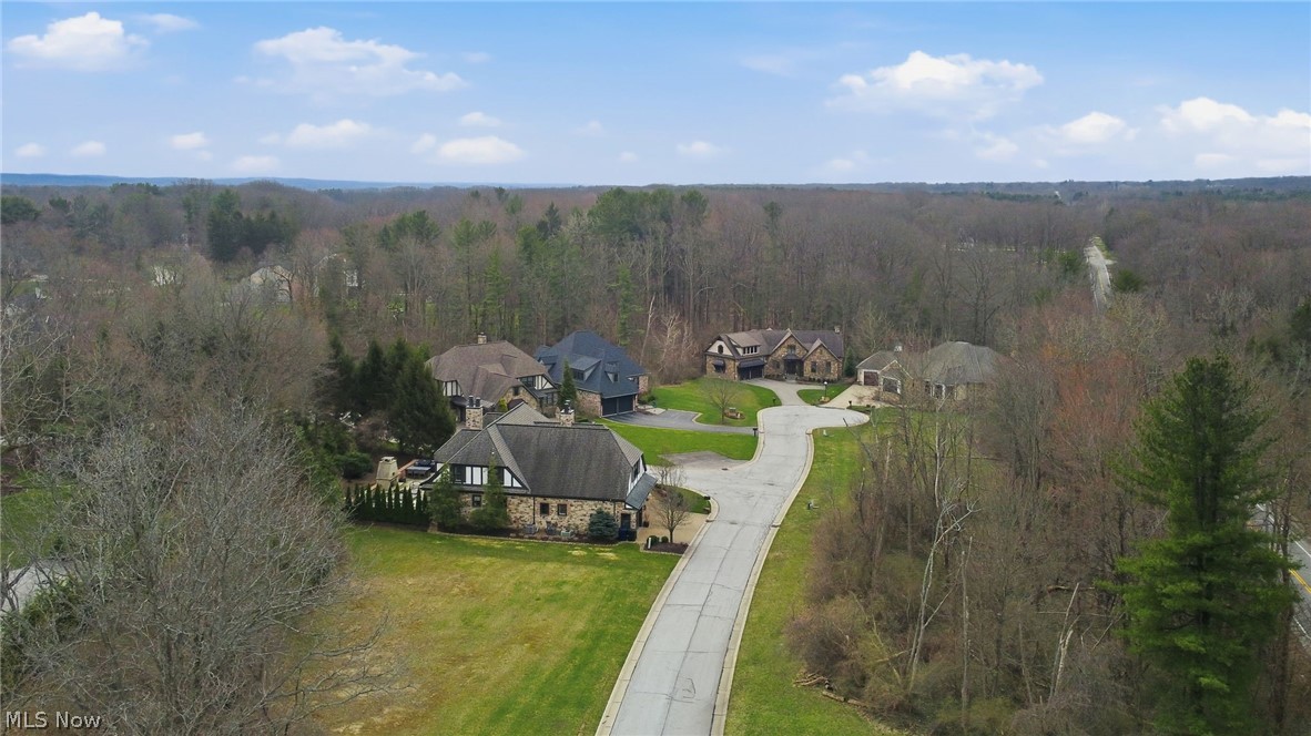 Lancaster Court Chagrin Falls OH 44022
