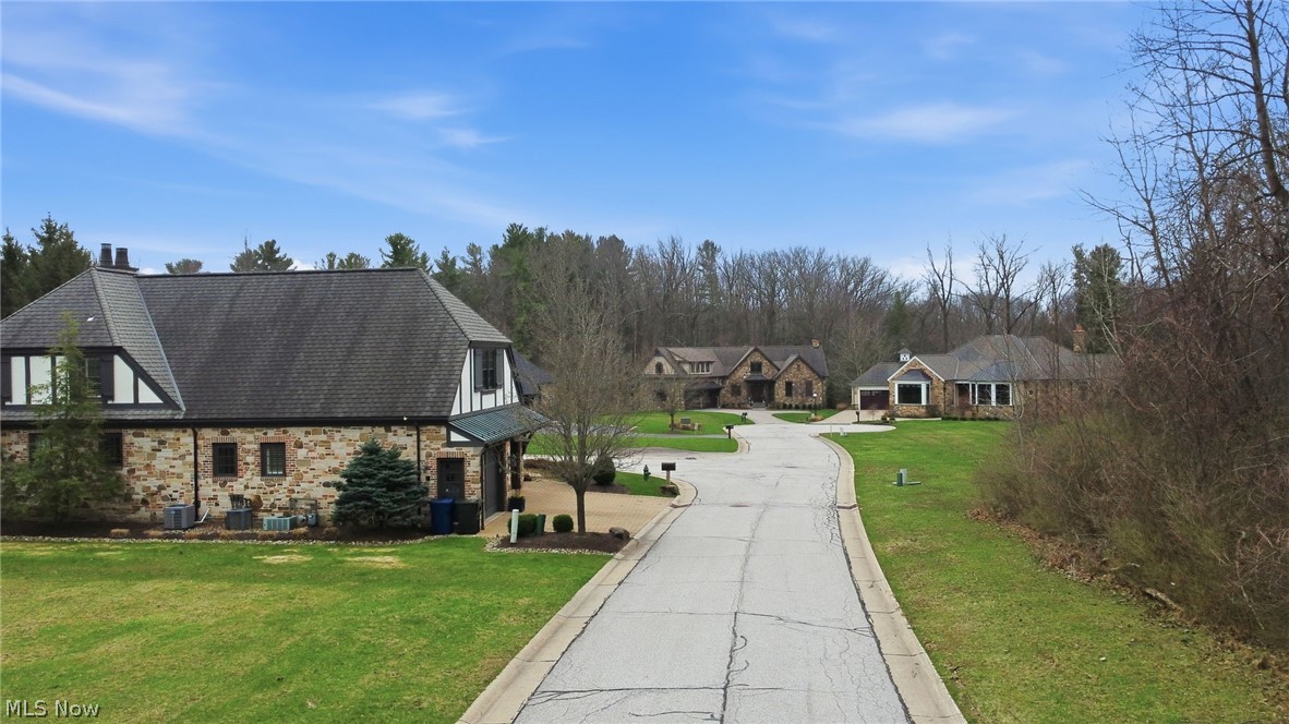 Lancaster Court Chagrin Falls OH 44022