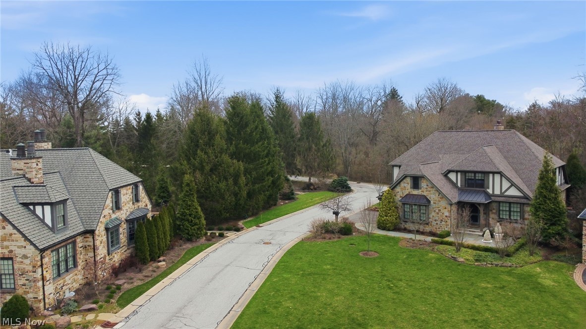 Lancaster Court Chagrin Falls OH 44022