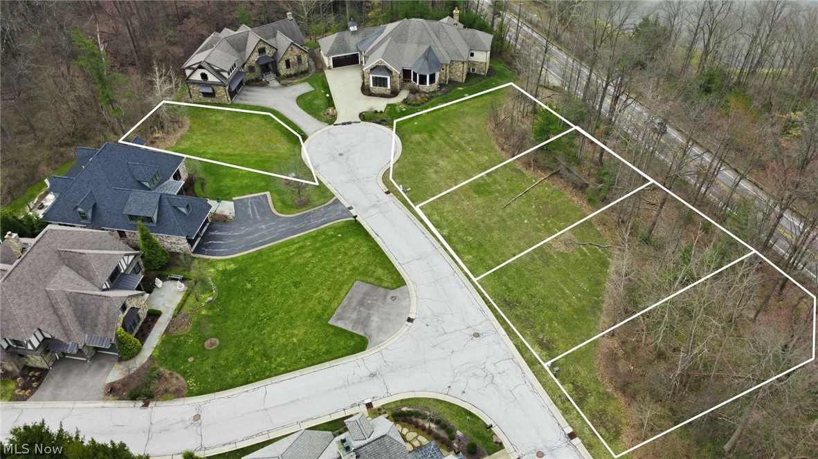 Lancaster Court Chagrin Falls OH 44022
