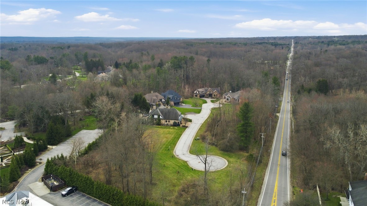 Lancaster Court Chagrin Falls OH 44022