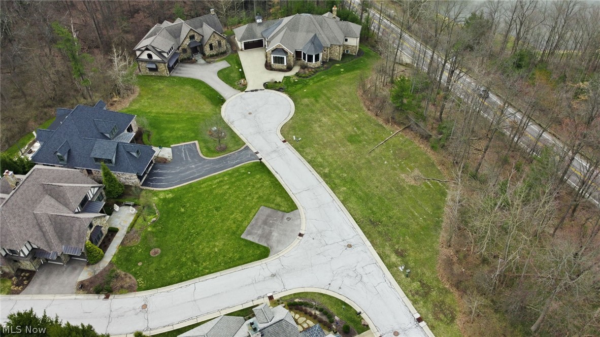 Lancaster Court Chagrin Falls OH 44022