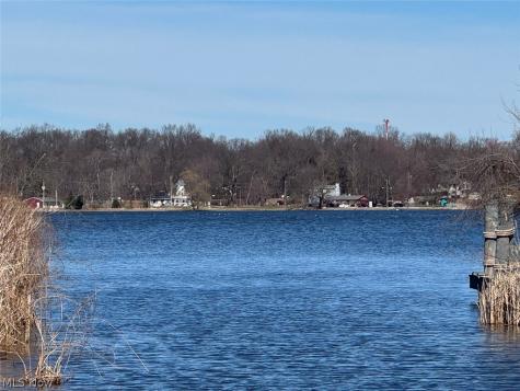 Lakeside Drive Lakemore OH 44250