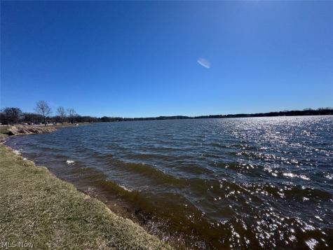 Lakeside Drive Lakemore OH 44250