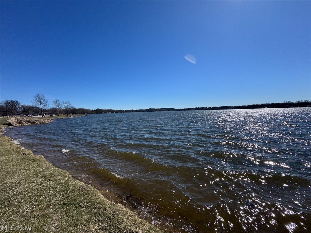 Lakeside Drive Lakemore OH 44250