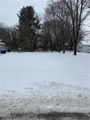 541 Day Street Ravenna OH 44266