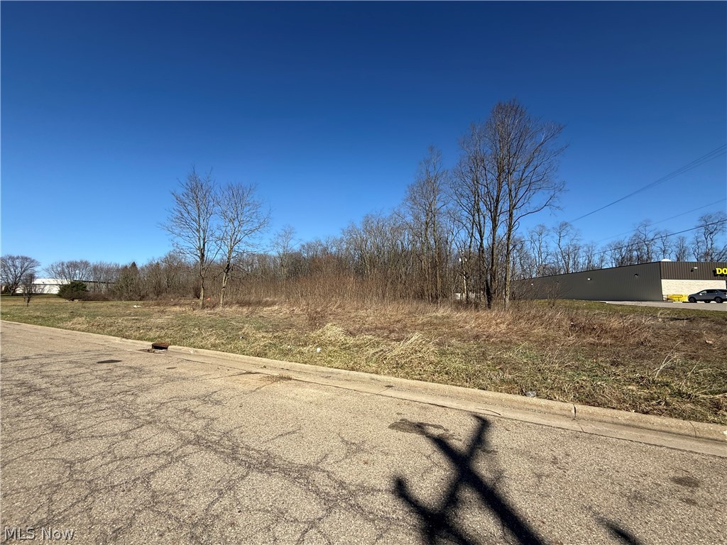 V/l Enterprise Circle Louisville OH 44641