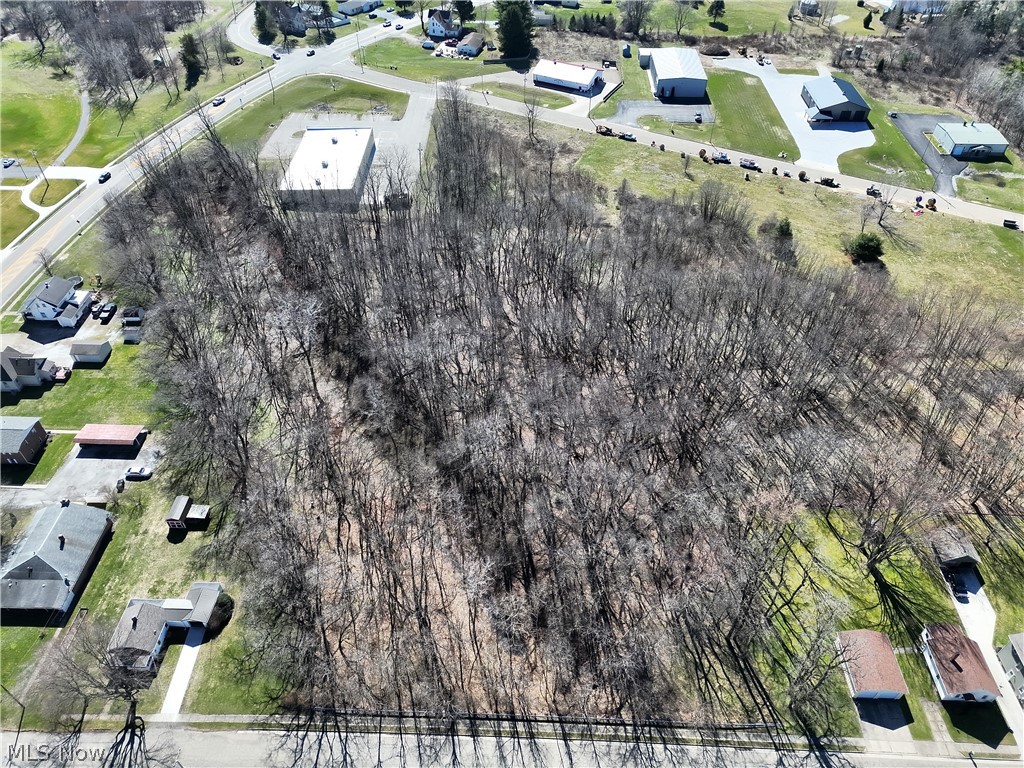 V/l Enterprise Circle Louisville OH 44641