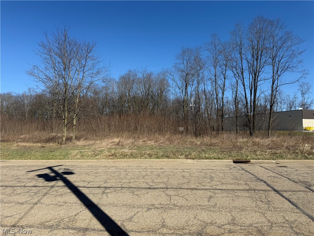 V/l Enterprise Circle Louisville OH 44641