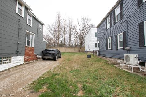 1915 E 123rd Street Cleveland OH 44106