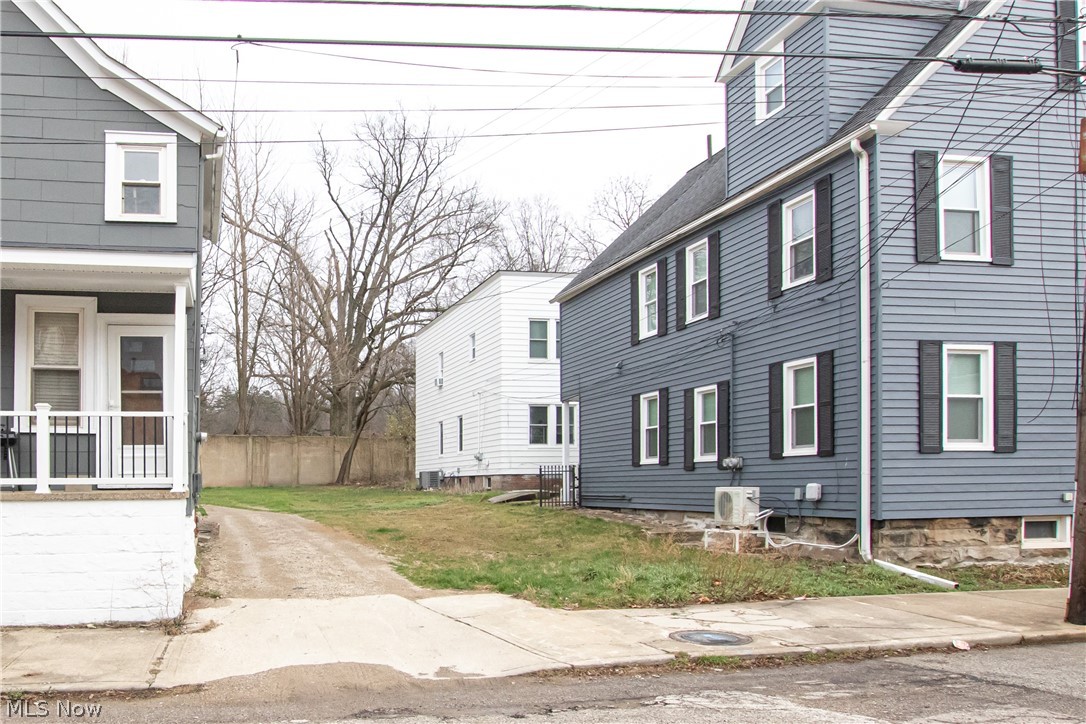 1915 E 123rd Street Cleveland OH 44106