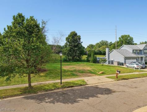 2238 Canterbury Circle Akron OH 44319