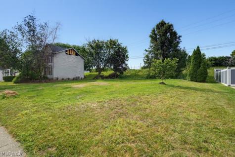 2238 Canterbury Circle Akron OH 44319