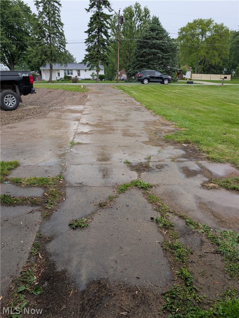 6706 Oakfield Street NE East Canton OH 44730