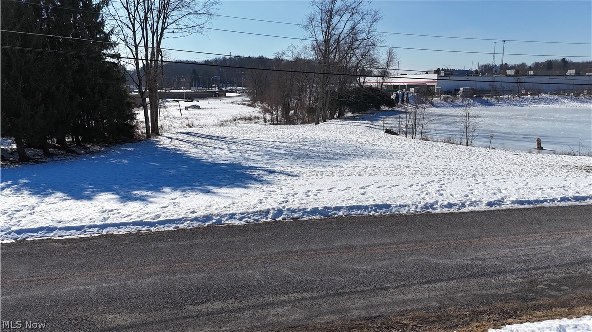 48661 Lakeview Circle East Liverpool OH 43920