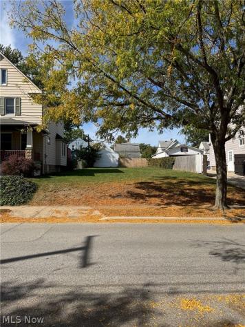1486 Hopkins Avenue Lakewood OH 44107