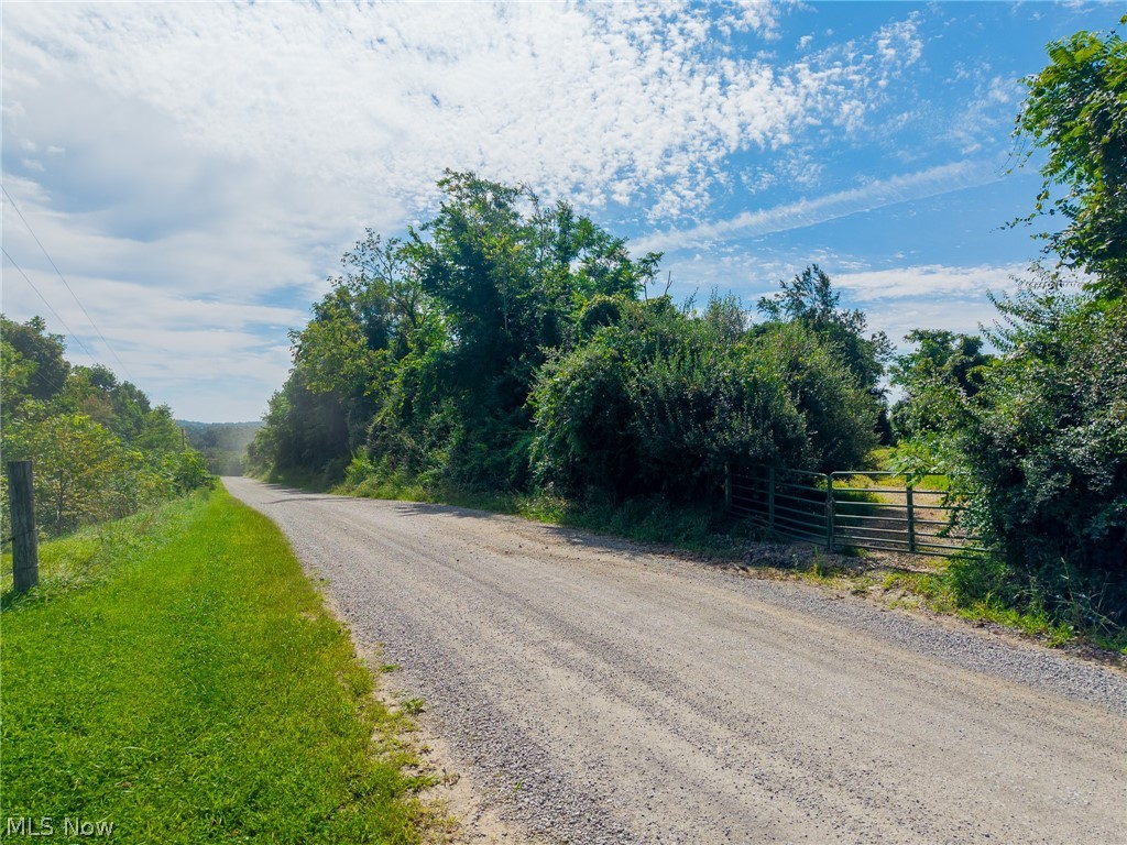 Putney Ridge Road Quaker City OH 43773