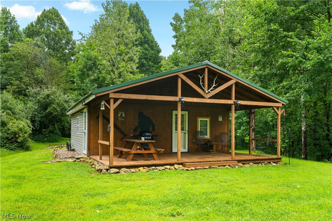 17881 Horseshoe Bend Road E Newcomerstown OH 43832
