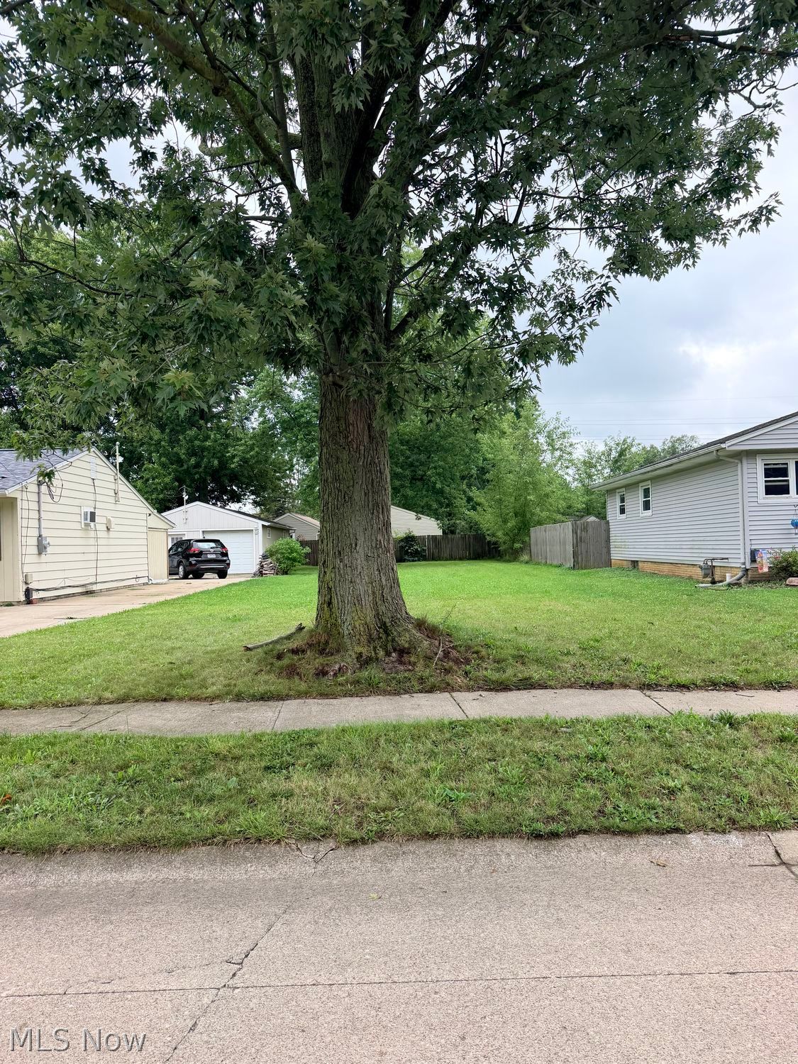 822 Longson Avenue Elyria OH 44035