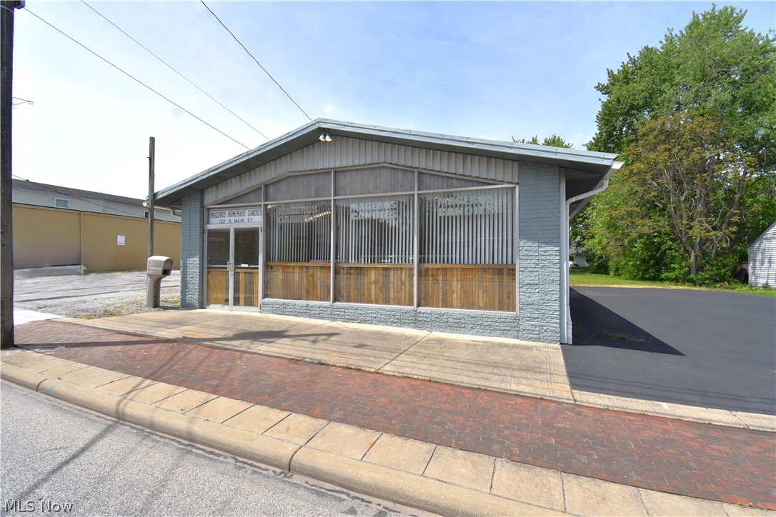 134 North Main Street Hubbard OH 44425