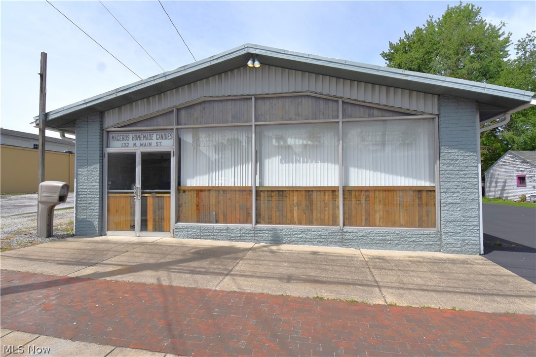 134 North Main Street Hubbard OH 44425