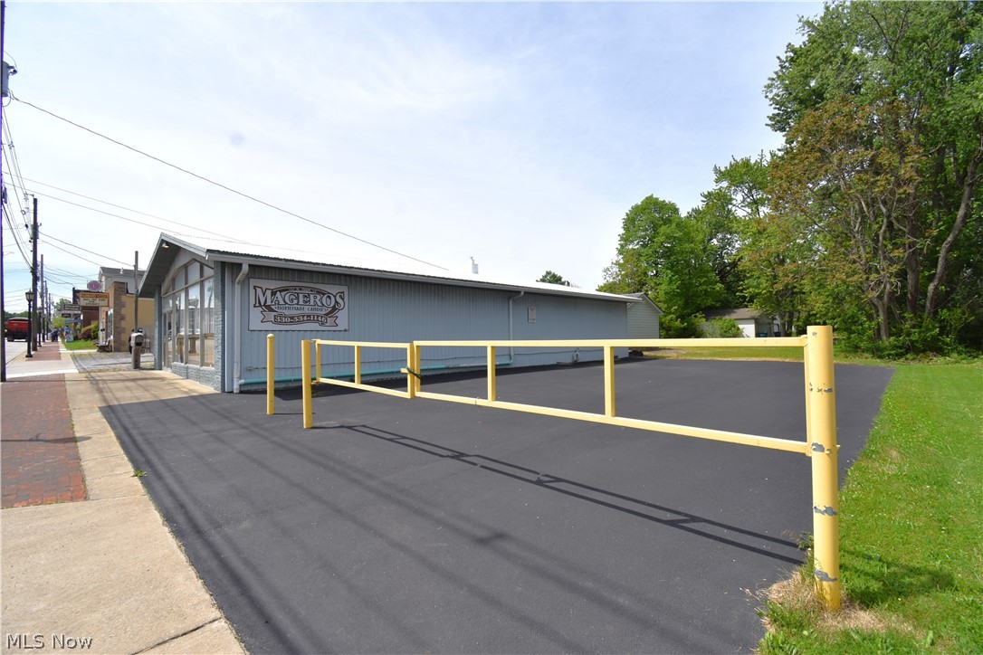 134 North Main Street Hubbard OH 44425