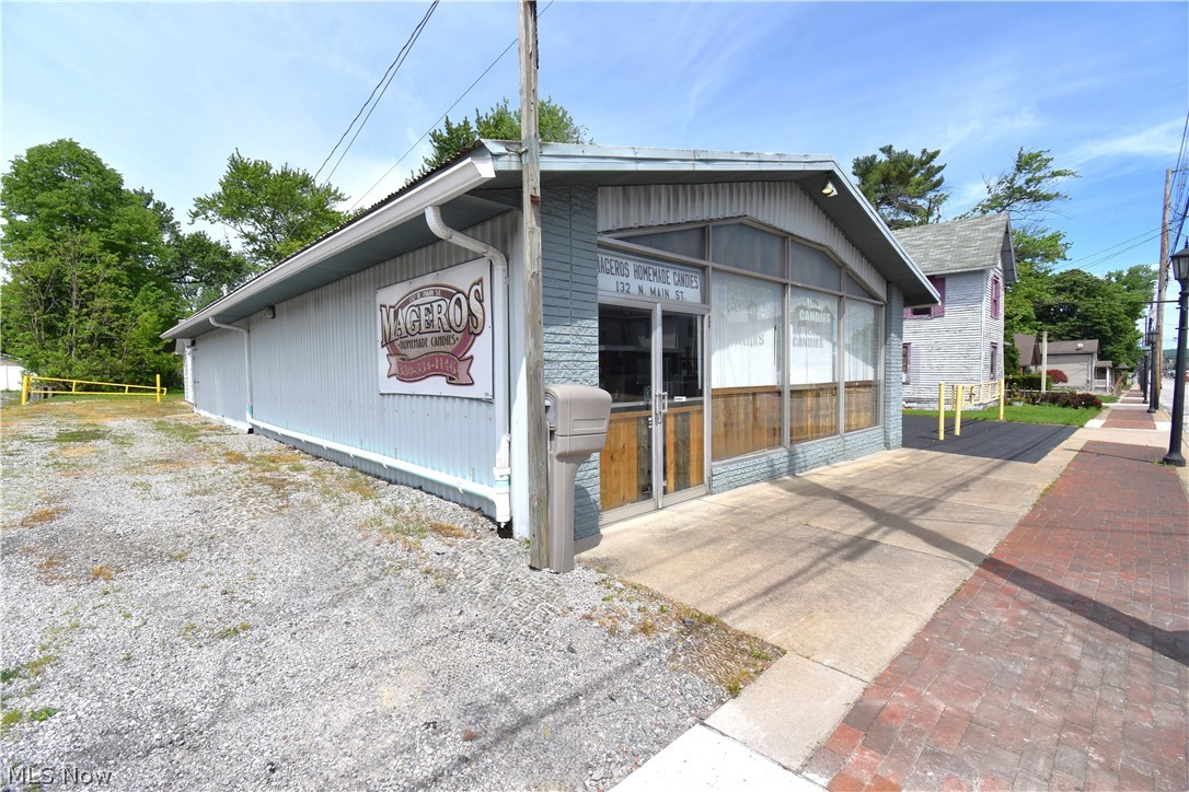134 North Main Street Hubbard OH 44425