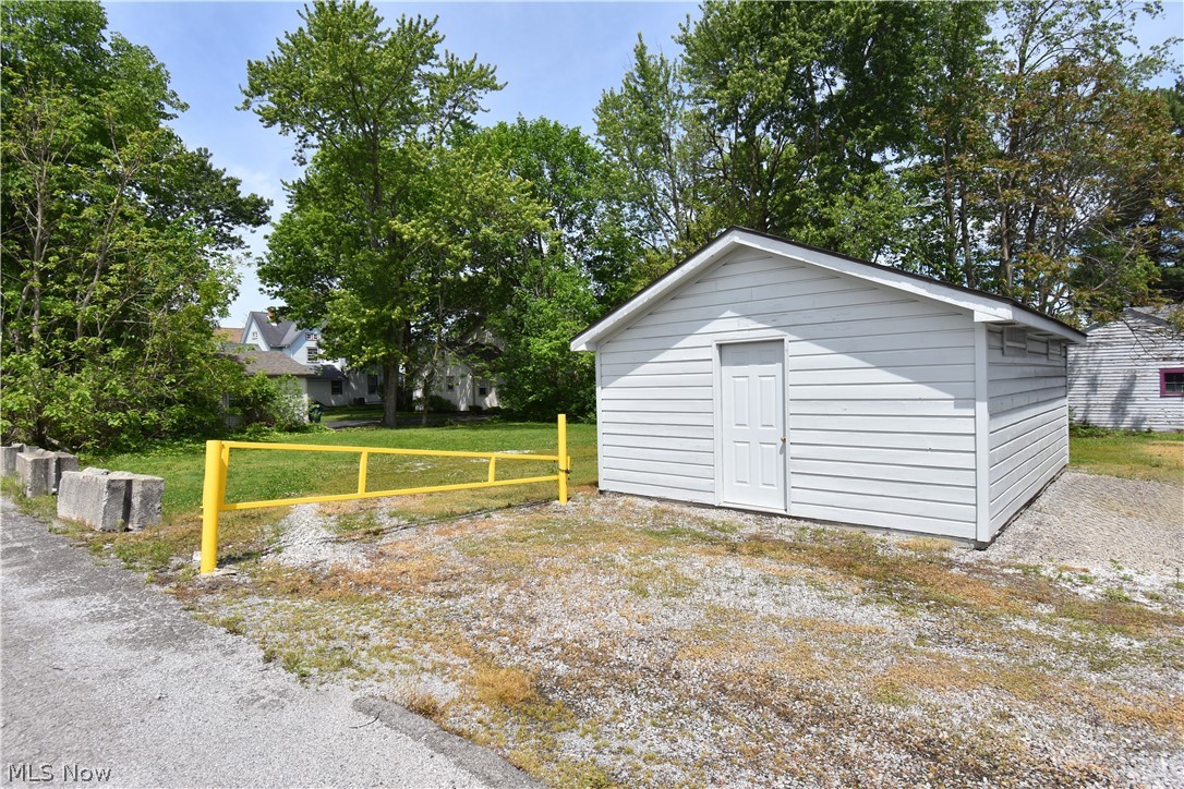 134 North Main Street Hubbard OH 44425