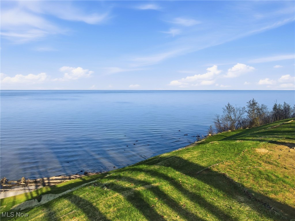 2663 Lake Road Conneaut OH 44030
